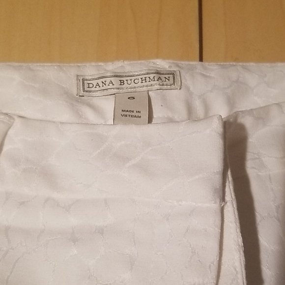 Shorts - Picture 2 of 4